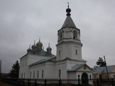 Церковь Михаила Архангела с интерьером