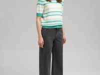 Легкий джемпер с принтом в полоску