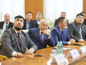 В Якутии отметили 80-летие Героя Труда России Михаила Готовцева