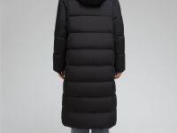 Утепленное пальто с капюшоном