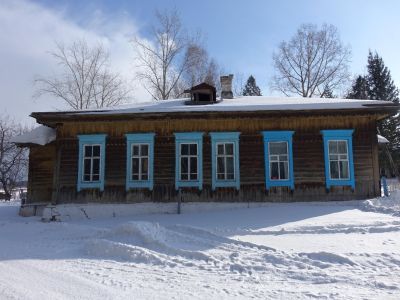 Здание кухни и квартиры служителей