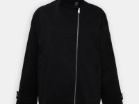 Ветровка с асимметричной застежкой