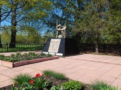 Братская могила воинов, погибших в 1943 г.