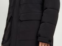 Утепленное полупальто с накладными карманами