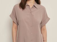 Блузка с коротким рукавом и отложным воротником