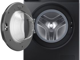 Стиральная машина Samsung WW6100A c EcoBubble и AI Control 8 кг черный