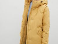 Пуховое пальто с капюшоном