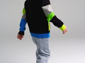 Свитер трикотажный для мальчиков