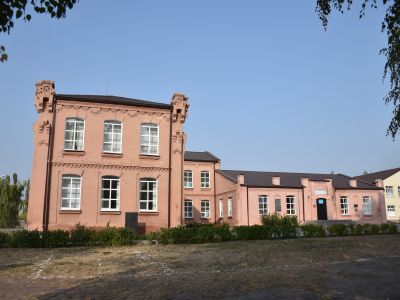 Здание, где в коммерческом училище в 1916-1918 годах учился Герой Советского Союза генерал армии Н.Ф.Ватутин