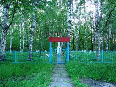 Братское захоронение советских воинов, погибших в 1941-44 гг.