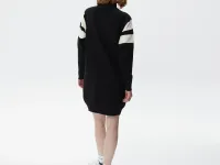 Женское платье Lacoste Loose Fit с длинными рукавами