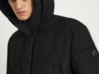 Утепленное пальто с накладными карманами