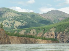 Река Индигирка. Через Ущелье Восторга и Восхищения! Маршрут: п. Усть-Нера - с. Хонуу