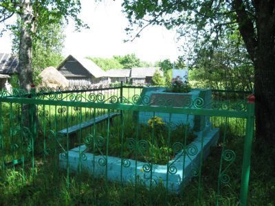 Братская могила советских воинов, погибших в борьбе с немецко-фашистскими захватчиками в 1943 г.