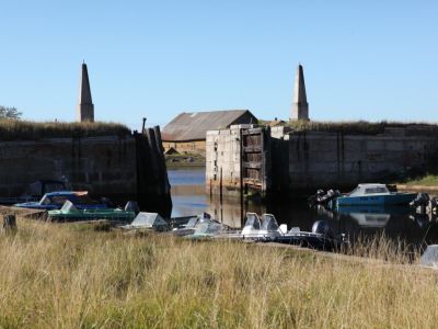 Сухой водоналивной док