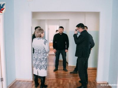 Евгений Григорьев осмотрел пункт временного размещения беженцев в Якутске