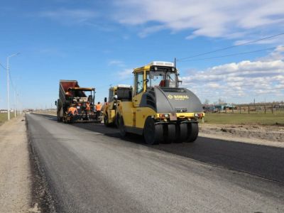 Первые километры асфальта уложены на трассе «Нам» в Якутии