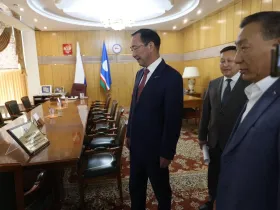 Айсен Николаев провел заседание оргкомитета по увековечению памяти Михаила Николаева