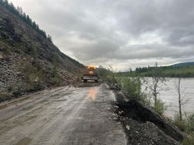 В Оймяконском районе на дороге «Колыма» временно закрыли движение для всех видов автотранспорта