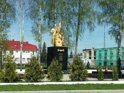 Братская могила, с захоронением воинов, павших в период Великой Отечественной войны 1941-1945 гг.