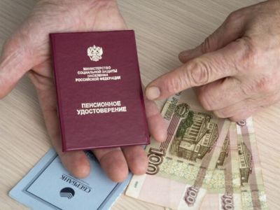 С 1 августа работающим пенсионерам сделают перерасчет пенсий