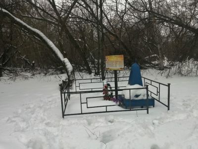 Братская могила 6 советских воинов