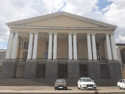 Общественное собрание (Театр музкомедии)