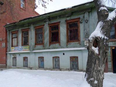 Деревянный дом с каменным цокольным этажом
