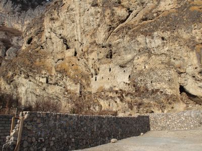 Оборонительные сооружения (в четырех пунктах)