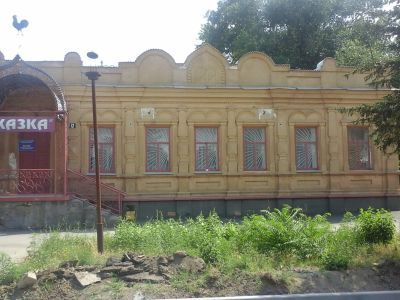 Здание, где в 1919 - 1921 гг. находился штаб Чоповского отряда, многие годы работал районный исполком Совета народных депутатов