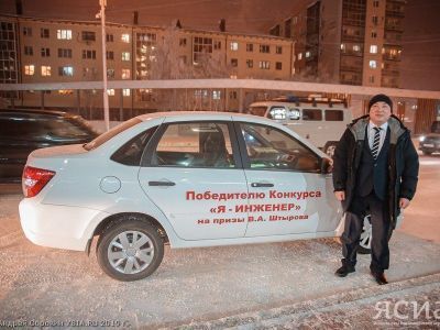 Вдохновился зомби-фильмом. Лучший инженер Дальнего Востока получил автомобиль за свое изобретение