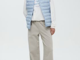 Утепленный жилет приталенного силуэта