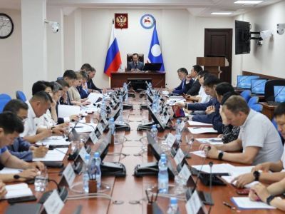 Айсен Николаев дал ряд поручений по реализации нацпроектов в Якутии