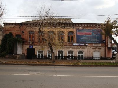 Дом жилой городской усадьбы. Кирпичный стиль