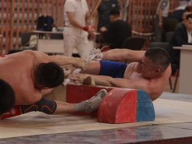 В селе Хатассы выявлены чемпионы Якутска по мас-рестлингу