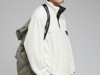 Утепленная куртка с капюшоном