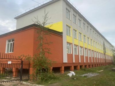 «Единая Россия» провела осмотр капремонта школы № 21 Якутска