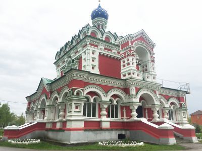 Фамильная церковь фон Дервиза