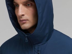 Утепленная куртка с капюшоном