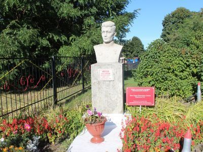 Бюст Героя Советского Союза Морозова К.С.