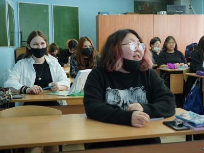 В школе № 29 города Якутска провели урок гражданственности «Россия и Крым: мы вместе»