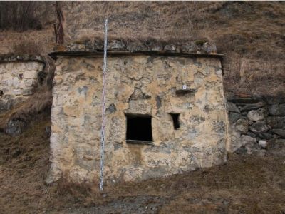 Склеп полуподземный с гладкой фасадной стеной 2