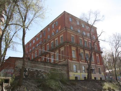 Здание, в котором в  1874 -  1881  гг. работал художник Н.Е. Симаков