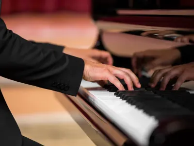 Билеты на Иван Столбов, Алексей Богорад и Михаил Блехер (Филармония им. Шостаковича. Малый зал) / Концерт | Афиша | ИнфоТаймс