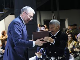 В Якутии отметили 80-летие Бориса Неустроева — Мандар Уус