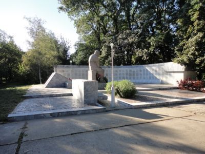 Братская могила красноармейцев, погибших за власть Советов в годы гражданской войны