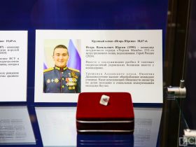 В Якутии открылась выставка «Алмазы героев России»