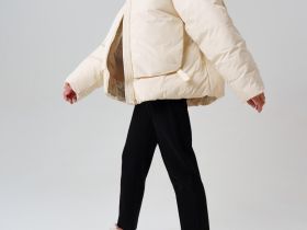 Куртка текстильная с полиуретановым покрытием для девочек