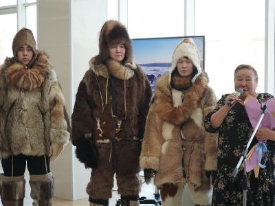 В Якутске открылась выставка «Теплая одежда Аллах-Юньских грузоперевозчиков»