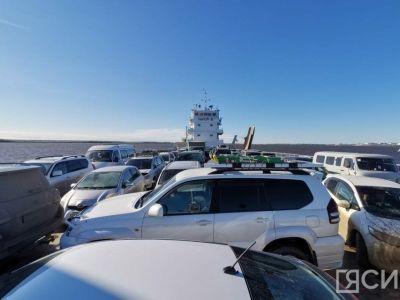 Паромы на переправе Якутск — Нижний Бестях возобновили работу